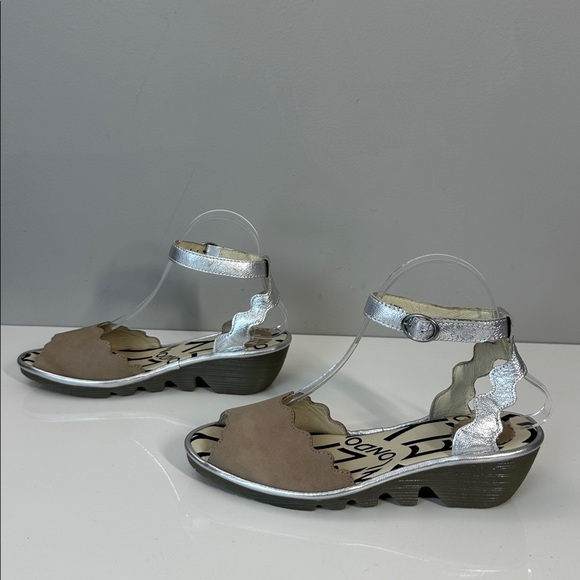 Fly London at and Silver Metallic Pine Leather Sandals Size 37(6.5-7) - Picture 3 of 15